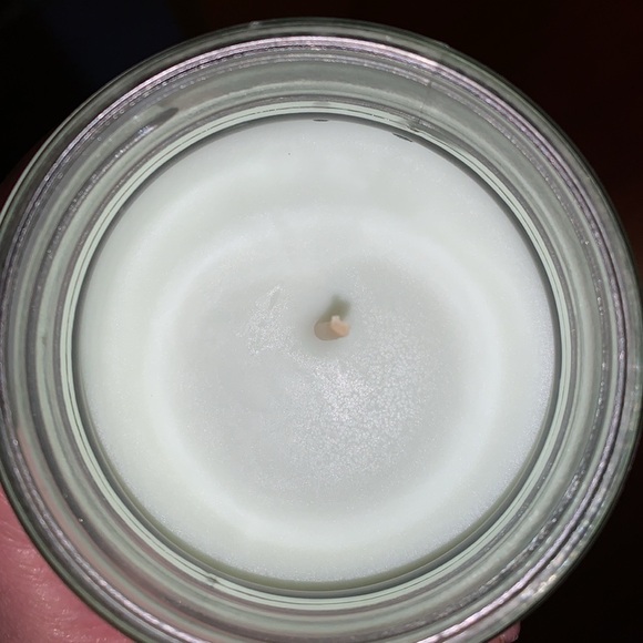 2 Luminessence scented jar candles - Picture 8 of 10